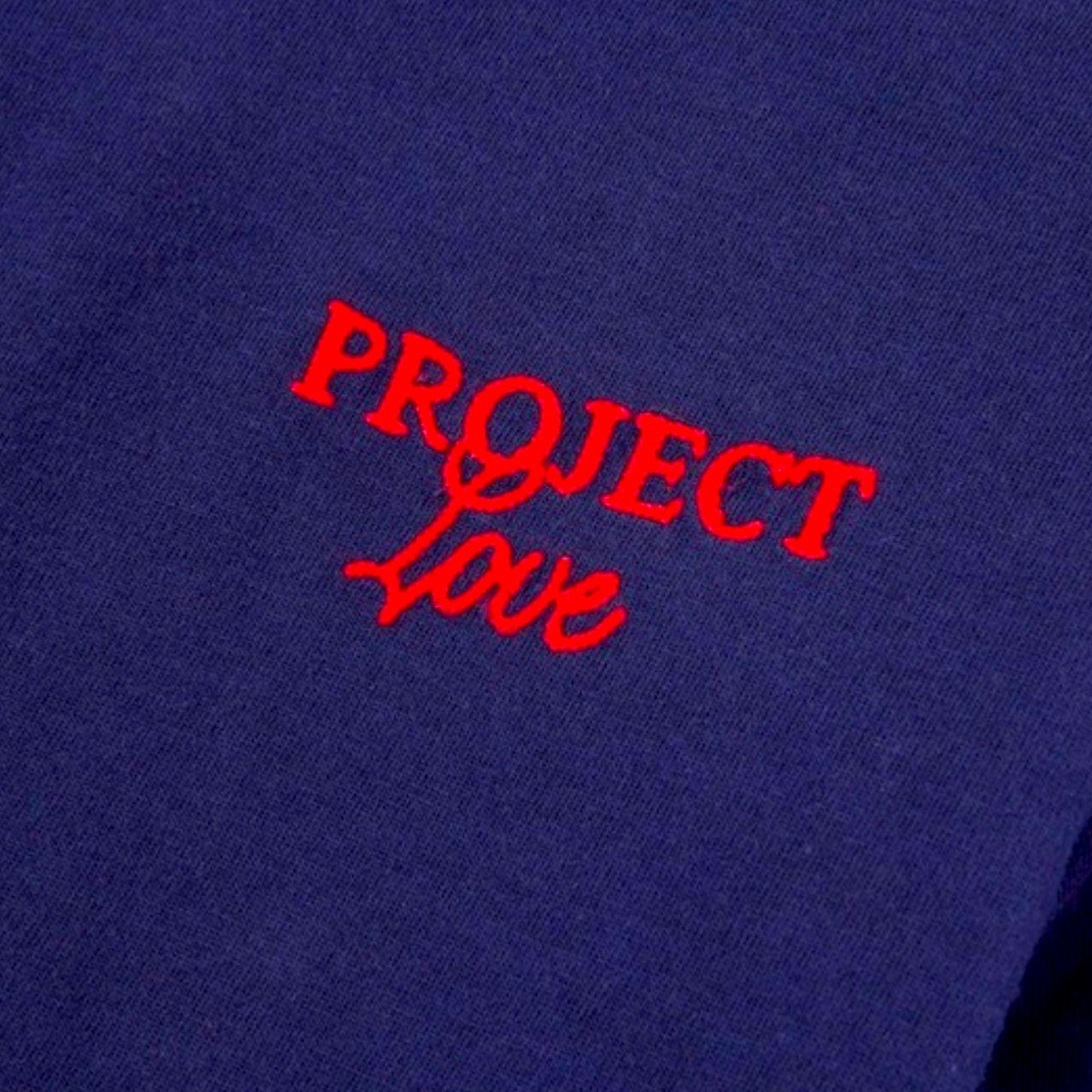 NWT! Universal Thread Women's Project Love Tee🔆